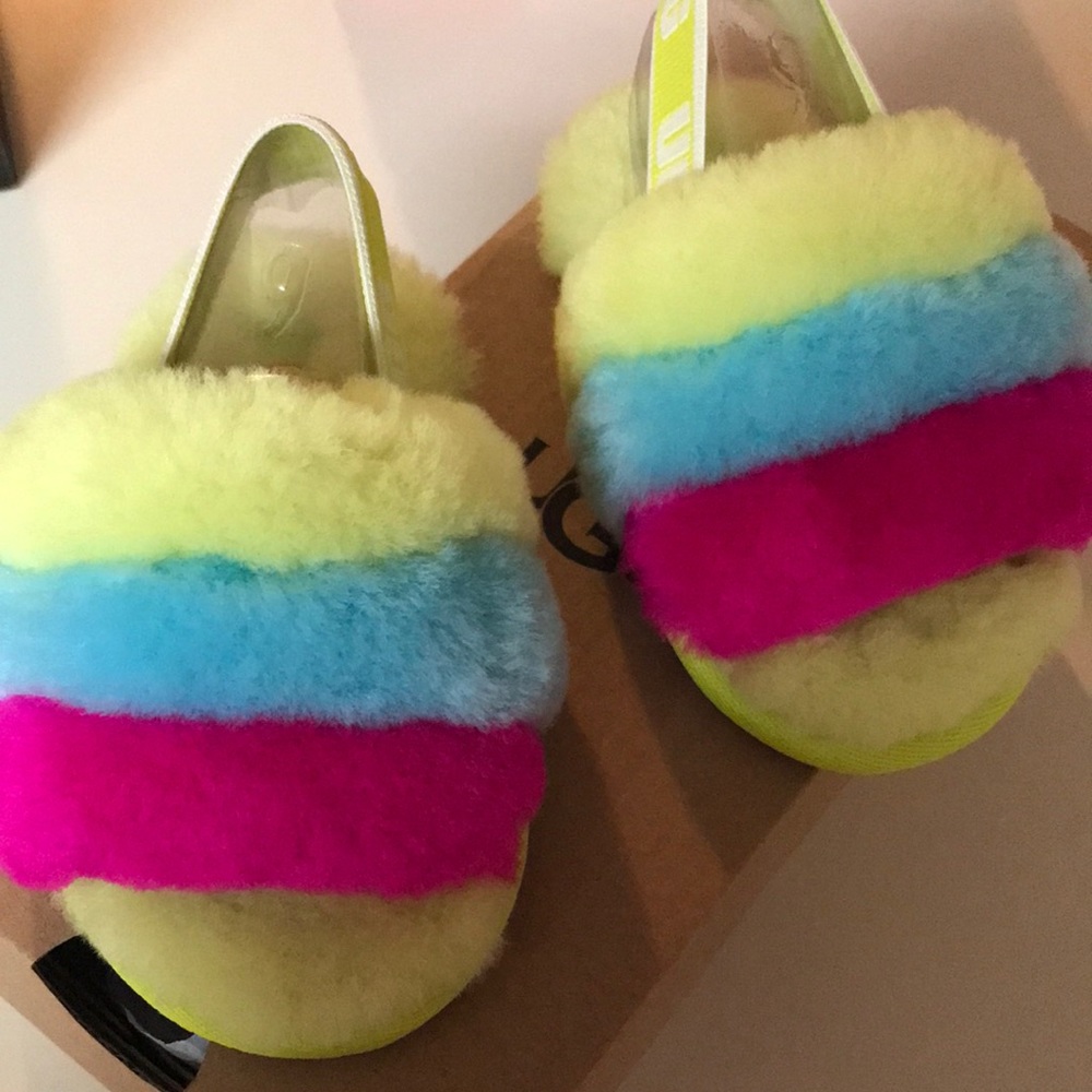 Brand NEW! Toddler Ugg Fluff Yeah slide (slippers)